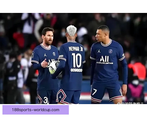 阿什拉夫直言梅西加盟后球队战术改变自己不开心表现受影响